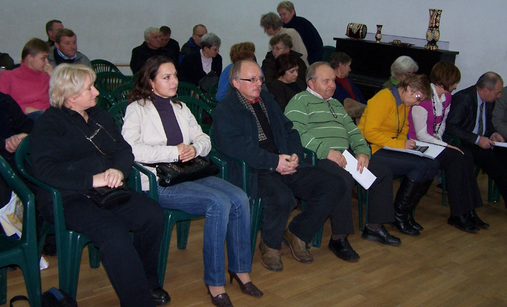 mieszkańcy Radzikowa, Łaźniewa, Kopytowa, Witek na spotkaniu z Burmistrzem MiG Błonie (141502) bytes.jpg